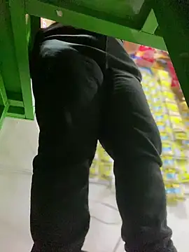 Snapshot of Tatiana_O chatting on 02-19-25, 04:11 Tatiana O online show from 02-19-25, 04:11