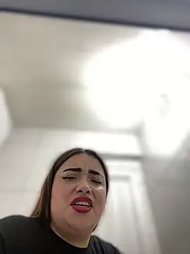 Snapshot of Tatiana_O chatting on 02-20-25, 07:30 Tatiana O online show from 02-20-25, 07:30