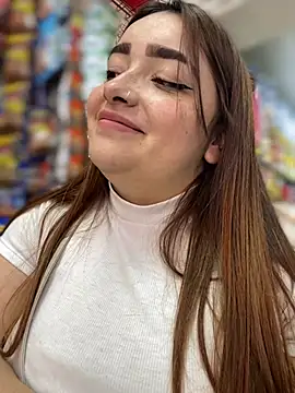 Snapshot of Tatiana_O chatting on 02-25-25, 04:10 Tatiana O online show from 02-25-25, 04:10