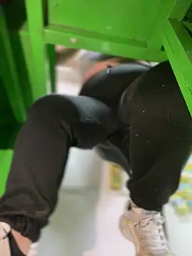 Snapshot of Tatiana_O chatting on 02-27-25, 04:10 Tatiana O online show from 02-27-25, 04:10