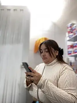 Snapshot of Tatiana_O chatting on 03-06-25, 01:14 Tatiana O online show from 03-06-25, 01:14