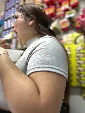 Snapshot of Tatiana_O chatting on 03-08-25, 04:06 Tatiana O online show from 03-08-25, 04:06