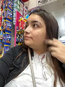 Snapshot of Tatiana_O chatting on 03-09-25, 04:22 Tatiana O online show from 03-09-25, 04:22