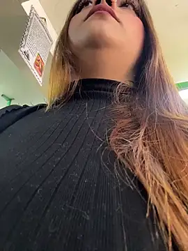 Snapshot of Tatiana_O chatting on 11-11-25, 04:07 Tatiana O online show from 11-11-25, 04:07