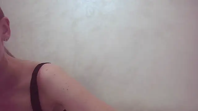 CaitlinaJayne23 online show from 10-25-25, 04:42