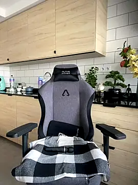 brazilianbbinuk online show from 10-28-25, 03:58