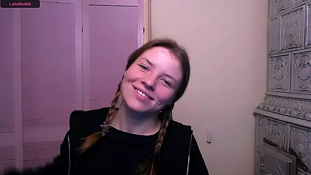 MissOliviaa  online show from 12-21-24, 12:16