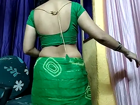poojaxxx65 online show from 03-18-26, 11:19