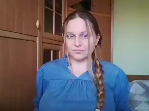 Evasapples online show from 12-13-24, 01:01