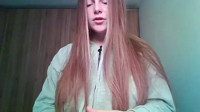 Snapshot of Evasapples chatting on 01-15-26, 05:16 Evasapples online show from 01-15-26, 05:16