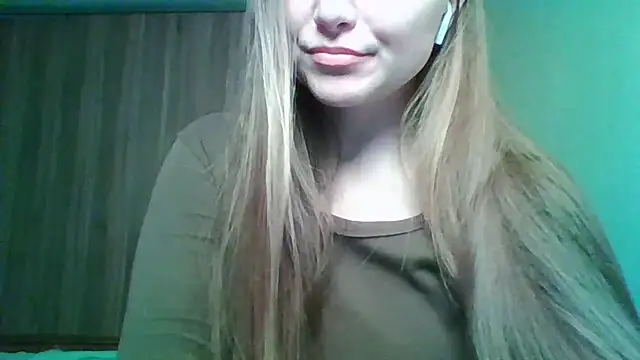 Snapshot of Evasapples chatting on 01-18-26, 01:04 Evasapples online show from 01-18-26, 01:04