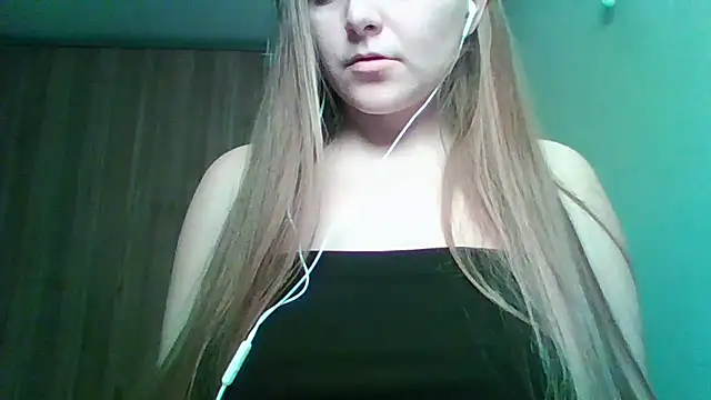 Snapshot of Evasapples chatting on 02-28-26, 10:33 Evasapples online show from 02-28-26, 10:33