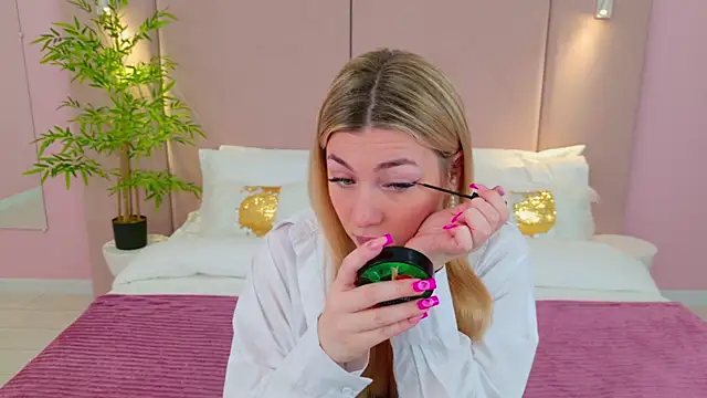 HelenaMorgan online show from 03-11-25, 03:37