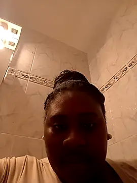 Snapshot of KennyBigWoman chatting on 11-13-25, 10:47 KennyBigWoman online show from 11-13-25, 10:47