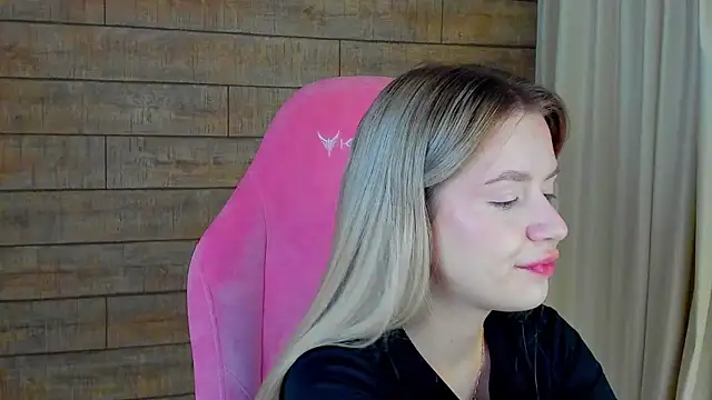 MilanaBalmain online show from 03-21-26, 04:06