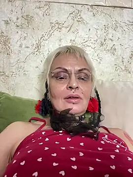 Gardener of Illusions online show from 03-11-25, 01:56