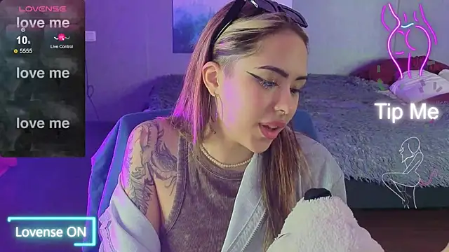 baby  kim online show from 10-28-25, 05:26