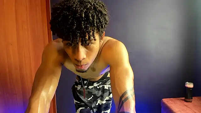 Snapshot of Pendragon1224 chatting on 12-01-24, 04:29 Pendragon1224 online show from 12-01-24, 04:29