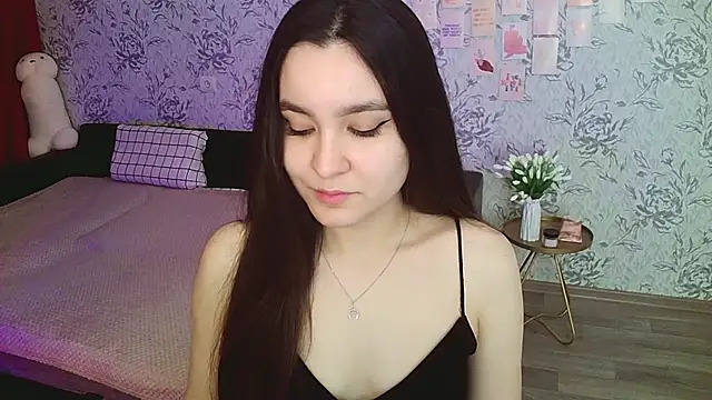 Snapshot of annie_shine chatting on 12-08-24, 06:33 annie shine online show from 12-08-24, 06:33