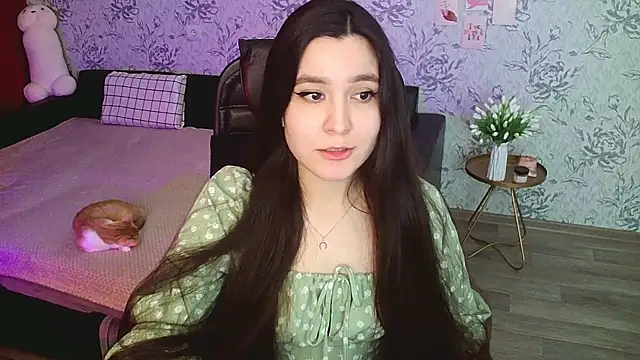 Snapshot of annie_shine chatting on 12-26-24, 12:46 annie shine online show from 12-26-24, 12:46