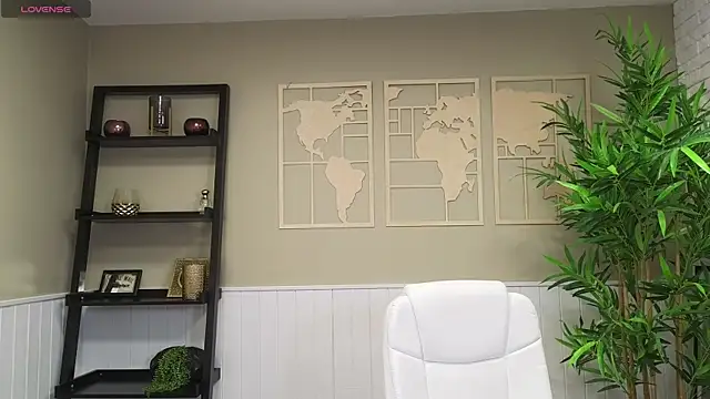 Snapshot of LadyLeea chatting on 01-15-25, 08:41 LadyLeea online show from 01-15-25, 08:41