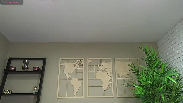 Snapshot of LadyLeea chatting on 02-11-25, 05:26 LadyLeea online show from 02-11-25, 05:26