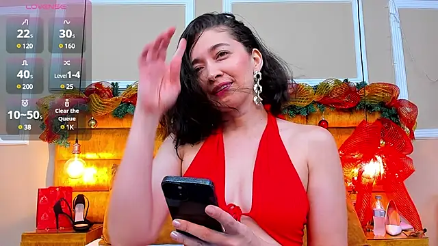 Snapshot of adarussell chatting on 12-24-24, 01:06 adarussell online show from 12-24-24, 01:06