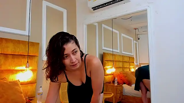 Snapshot of adarussell chatting on 01-28-25, 01:05 adarussell online show from 01-28-25, 01:05