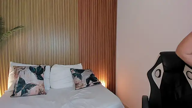 andre soto  online show from 12-23-24, 05:49