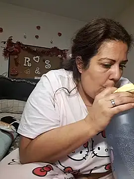 kittymorenita26 online show from 01-04-25, 12:27