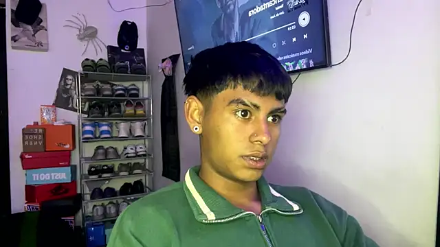 Snapshot of _Billowy_ chatting on 11-15-25, 04:47 Billowy online show from 11-15-25, 04:47