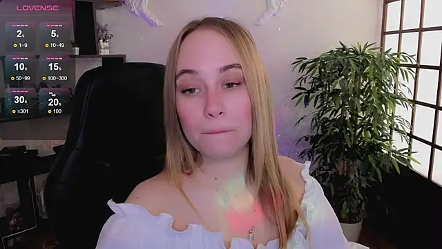 LianaBright online show from 03-23-25, 02:15