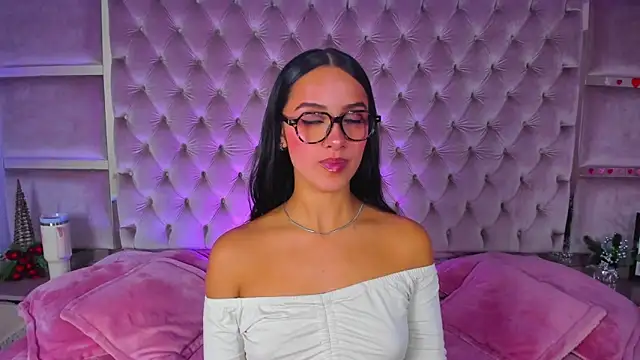 Snapshot of Harii_02 chatting on 01-06-26, 07:39 Harii 02 online show from 01-06-26, 07:39