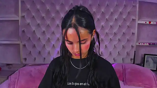 Snapshot of Harii_02 chatting on 02-12-26, 07:20 Harii 02 online show from 02-12-26, 07:20