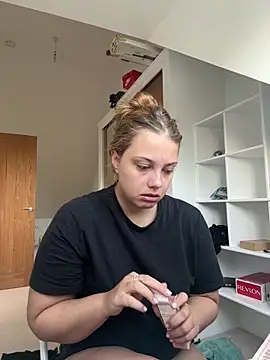 Krystal Tx online show from 09-25-25, 07:34