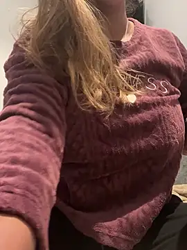 Snapshot of TEMPTING-TAMMY chatting on 02-15-26, 08:24 TEMPTING-TAMMY online show from 02-15-26, 08:24