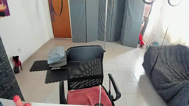 Snapshot of jessiburningheels chatting on 02-01-25, 11:10 jessiburningheels online show from 02-01-25, 11:10