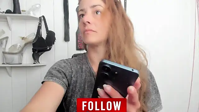 Snapshot of jessiburningheels chatting on 10-16-25, 09:54 jessiburningheels online show from 10-16-25, 09:54