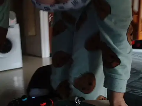 Snapshot of Lauzo21 chatting on 09-26-25, 06:17 Lauzo21 online show from 09-26-25, 06:17