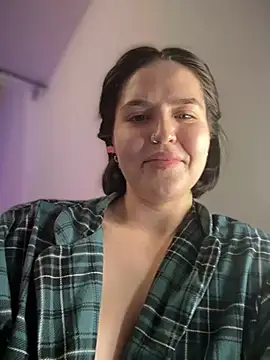 meow girl online show from 12-25-24, 05:37