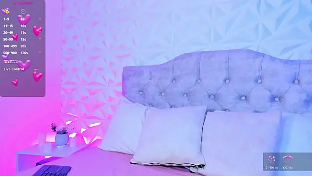 Snapshot of Miss_Ivy4 chatting on 02-08-26, 11:08 Miss Ivy4 online show from 02-08-26, 11:08