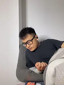 Snapshot of lixiaoshuai8 chatting on 03-08-25, 02:19 lixiaoshuai8 online show from 03-08-25, 02:19