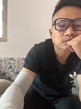 Snapshot of lixiaoshuai8 chatting on 03-12-25, 04:30 lixiaoshuai8 online show from 03-12-25, 04:30