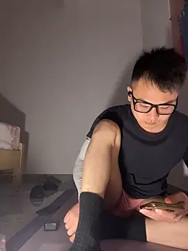 Snapshot of lixiaoshuai8 chatting on 03-16-25, 03:06 lixiaoshuai8 online show from 03-16-25, 03:06