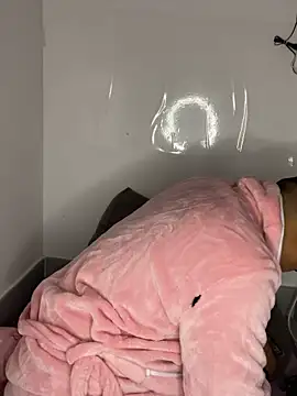 lixiaoshuai8 online show from 12-05-25, 04:47