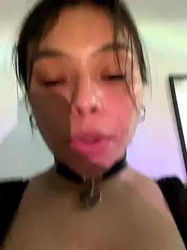 Snapshot of adry_moon666 chatting on 09-18-25, 06:26 adry moon666 online show from 09-18-25, 06:26