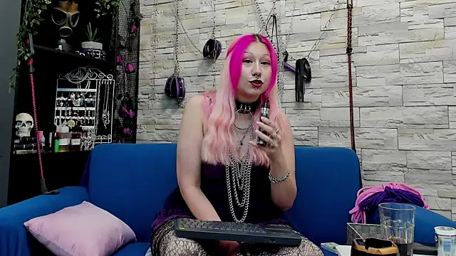 Snapshot of CruelMistress chatting on 12-16-24, 02:57 CruelMistress online show from 12-16-24, 02:57