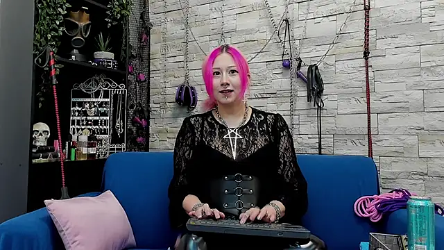 Snapshot of CruelMistress chatting on 12-20-24, 03:25 CruelMistress online show from 12-20-24, 03:25