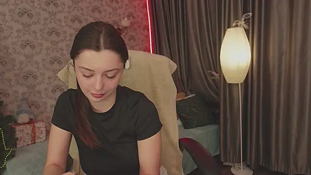 Snapshot of DinaCandy chatting on 12-26-24, 11:10 DinaCandy online show from 12-26-24, 11:10