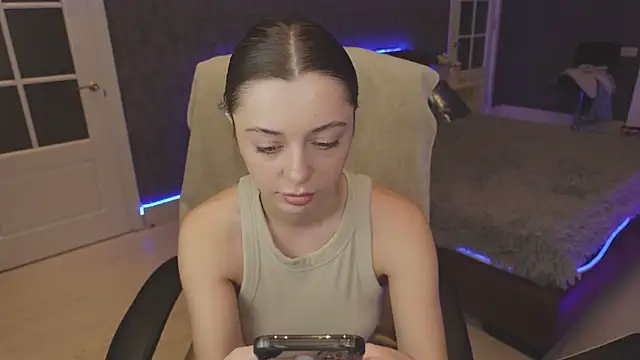 Snapshot of DinaCandy chatting on 01-27-25, 11:22 DinaCandy online show from 01-27-25, 11:22